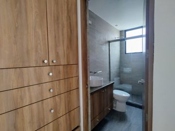 Casas nuevas en venta con 4 recamaras, jardín y doble altura en camino real a Cholula, Puebla