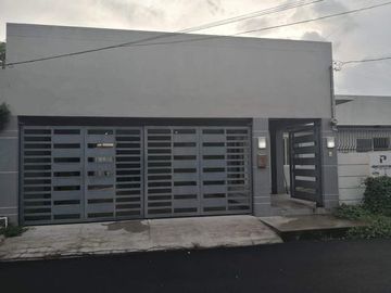 6BR House and Lot For Sale at Philam Village, Pamplona Dos, Las Pinas, Metro Manila