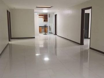 6BR House and Lot For Sale at Philam Village, Pamplona Dos, Las Pinas, Metro Manila