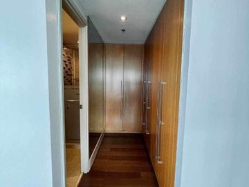 2 BEDROOM CONDO UNIT WITH 2 TANDEM PARKING FOR SALE IN ROCKWELL MAKATI