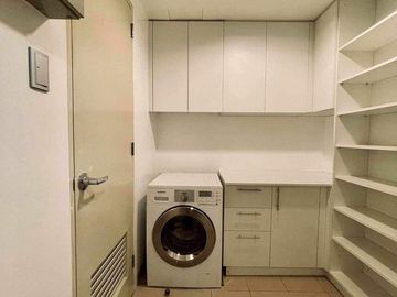 2 BEDROOM CONDO UNIT WITH 2 TANDEM PARKING FOR SALE IN ROCKWELL MAKATI