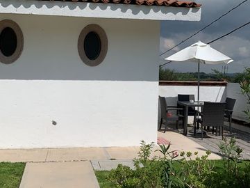 VENDO CONDOMINIO HORIZONTAL CON 6 DEPARTAMENTOS Y UN LOFT TODOS EN UNA PLANTA CON ALBERCA COMUNITARIA EN FRACC VILLAS DE LOS FRAILES EN SAN MIGUEL DE