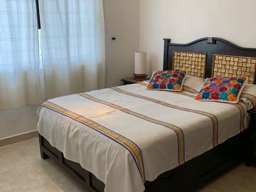 VENDO CONDOMINIO HORIZONTAL CON 6 DEPARTAMENTOS Y UN LOFT TODOS EN UNA PLANTA CON ALBERCA COMUNITARIA EN FRACC VILLAS DE LOS FRAILES EN SAN MIGUEL DE