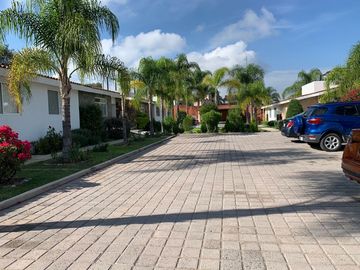 VENDO CONDOMINIO HORIZONTAL CON 6 DEPARTAMENTOS Y UN LOFT TODOS EN UNA PLANTA CON ALBERCA COMUNITARIA EN FRACC VILLAS DE LOS FRAILES EN SAN MIGUEL DE