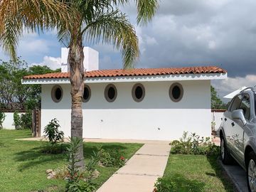 VENDO CONDOMINIO HORIZONTAL CON 6 DEPARTAMENTOS Y UN LOFT TODOS EN UNA PLANTA CON ALBERCA COMUNITARIA EN FRACC VILLAS DE LOS FRAILES EN SAN MIGUEL DE