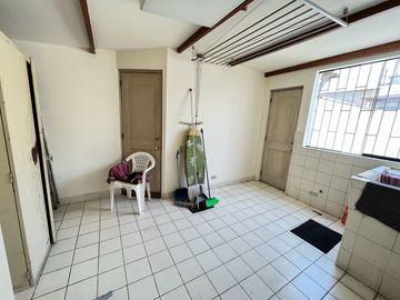 VENDO HERMOSO DPTO ESTILO CASA VISTA A PARQUE - CHACARILLA SURCO