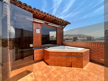 VENDO HERMOSO DPTO ESTILO CASA VISTA A PARQUE - CHACARILLA SURCO