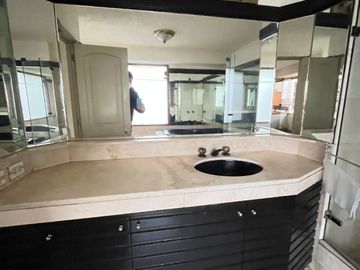 VENDO HERMOSO DPTO ESTILO CASA VISTA A PARQUE - CHACARILLA SURCO