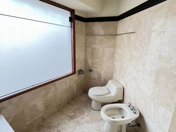 VENDO HERMOSO DPTO ESTILO CASA VISTA A PARQUE - CHACARILLA SURCO