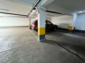 VENDO HERMOSO DPTO ESTILO CASA VISTA A PARQUE - CHACARILLA SURCO