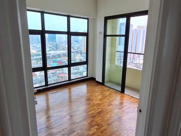 Condo in makati city Area RENT TO OWN Ready for occupancy condominium circuit palanan arnaiz san antonio pio del pillar dela rosa dela costa rofino