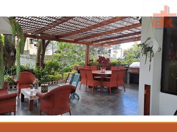 Venta de Oportunidad, Terreno de 1500m2 con Casa Grande Urb, Privada Cumbaya