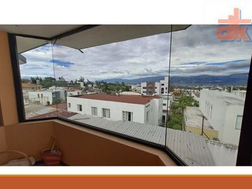 Venta de Oportunidad, Terreno de 1500m2 con Casa Grande Urb, Privada Cumbaya