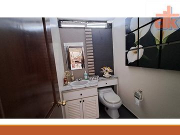 Venta de Oportunidad, Terreno de 1500m2 con Casa Grande Urb, Privada Cumbaya