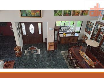 Venta de Oportunidad, Terreno de 1500m2 con Casa Grande Urb, Privada Cumbaya