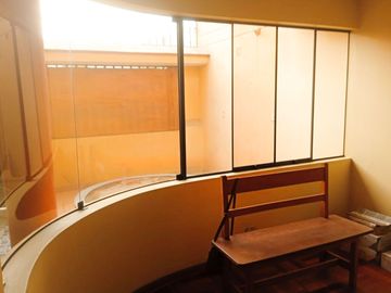 CASA EN VENTA EN HUAMPANÍ AL LADO DE URB GIRASOLES, CON VISTA AL CLUB EL CUADRO