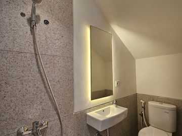 DP 0%! Rumah Central Park Juanda 2 Lantai Gress Baru Dekat Raya Tropodo Juanda MERR Free Biaya2