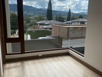 MODERNAS CASAS A ESTRENAR CONJUNTO CUMBAYA (Colegio Menor, Vía Santa Inés)