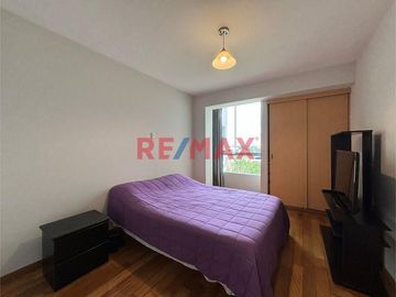 Venta De Amplio Departamento En Urb. El Golf