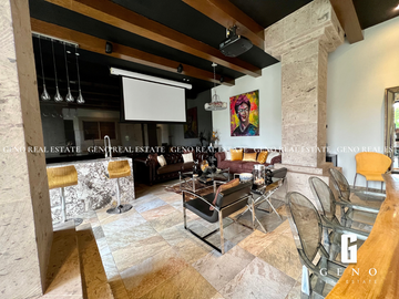 CASA EN VENTA FRENTE A PARQUE CON AREA SOCIAL CERRADA Y JARDIN AMPLIO