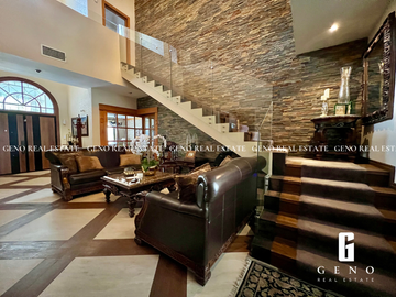 CASA EN VENTA FRENTE A PARQUE CON AREA SOCIAL CERRADA Y JARDIN AMPLIO
