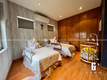 CASA EN VENTA FRENTE A PARQUE CON AREA SOCIAL CERRADA Y JARDIN AMPLIO