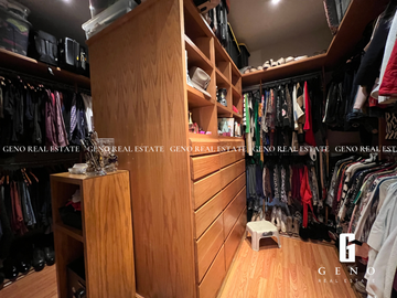 CASA EN VENTA FRENTE A PARQUE CON AREA SOCIAL CERRADA Y JARDIN AMPLIO