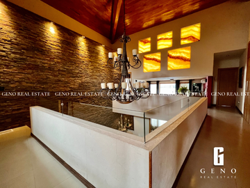CASA EN VENTA FRENTE A PARQUE CON AREA SOCIAL CERRADA Y JARDIN AMPLIO