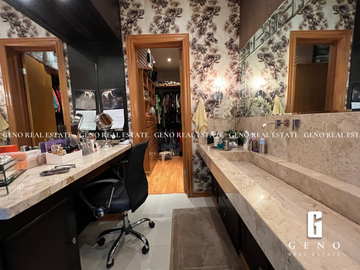CASA EN VENTA FRENTE A PARQUE CON AREA SOCIAL CERRADA Y JARDIN AMPLIO