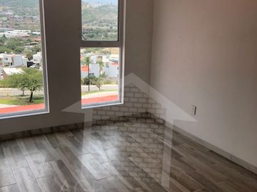 CASA EN PEDREGAL DE SCHOENSTATT CON ROOF TOP, JARDIN Y ESPECTACULAR SALA DE JUEGOS O DE TV
