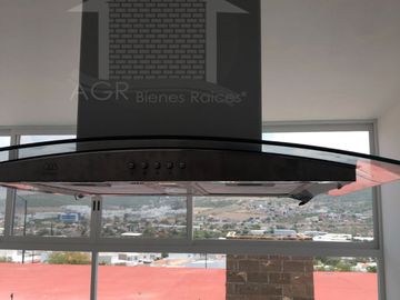 CASA EN PEDREGAL DE SCHOENSTATT CON ROOF TOP, JARDIN Y ESPECTACULAR SALA DE JUEGOS O DE TV