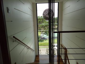 BALI MANSIONS DREAM HOME 6Br with pool Across the park TCP 50M nego