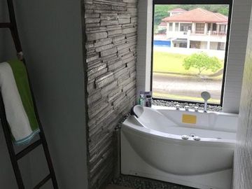 BALI MANSIONS DREAM HOME 6Br with pool Across the park TCP 50M nego