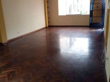 VENDO TODO  EL SEGUNDO  PISO, AZOTEA Y AIRES  246 M2. URB. BENJAMIN DOIG