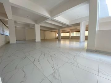 EDIFICIO MUY BIEN UBICADO LISTO PARA INSTALARSE
