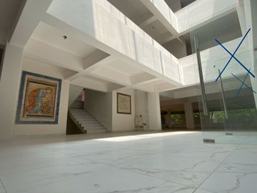 EDIFICIO MUY BIEN UBICADO LISTO PARA INSTALARSE