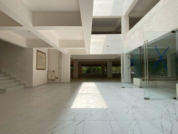 EDIFICIO MUY BIEN UBICADO LISTO PARA INSTALARSE