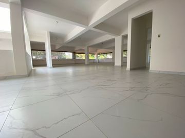 EDIFICIO MUY BIEN UBICADO LISTO PARA INSTALARSE