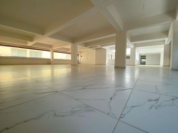 EDIFICIO MUY BIEN UBICADO LISTO PARA INSTALARSE