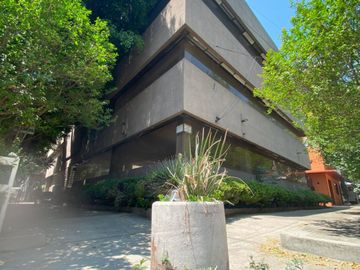 EDIFICIO MUY BIEN UBICADO LISTO PARA INSTALARSE