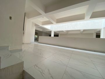 EDIFICIO MUY BIEN UBICADO LISTO PARA INSTALARSE