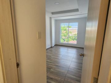 SE VENDE CASA DE DOS PISOS EN EL BARRIO LOMITAS, TULUÁ (VALLE)