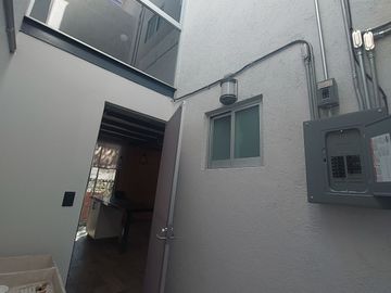$2,600,000.00 CASA PEQUEÑA TIPO LOFT INDUSTRIAL ECOLÓGICA CON VIGILANCIA EN LOMAS DE CORTÉS