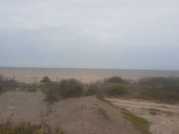 VENDO AMPLIO TERRENO EN MOLLENDO PARA CONDOMINIO