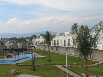 Venta de casa con alberca a una hora de Jonatepec