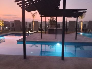 Venta de casa con alberca a una hora de Jonatepec