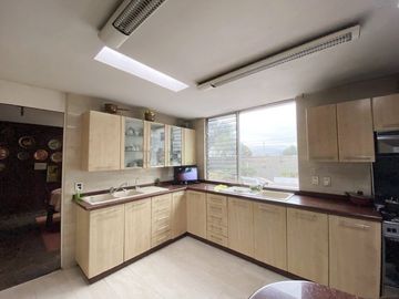 Amplia residencia en Rinconada Alta