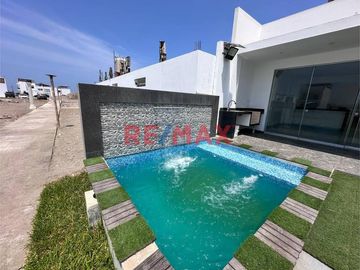 Cerro Azul - Venta De Casa De Playa