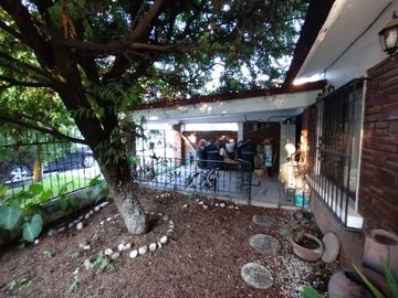 Venta de Casa en condominio con alberca en Las Fincas, Jiutepec