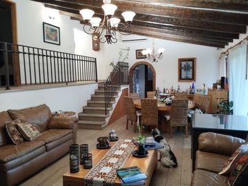 Venta de Casa en condominio con alberca en Las Fincas, Jiutepec